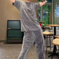 Herren-Zweiteiler mit Kurzarmshirt und weiter Hose