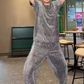 Herren-Zweiteiler mit Kurzarmshirt und weiter Hose
